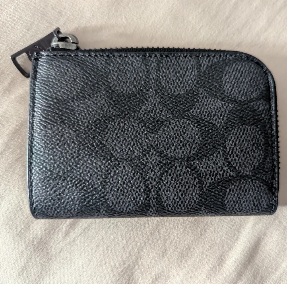 2 Black Leather L-zip Card Holder Set - Picture 2 of 7